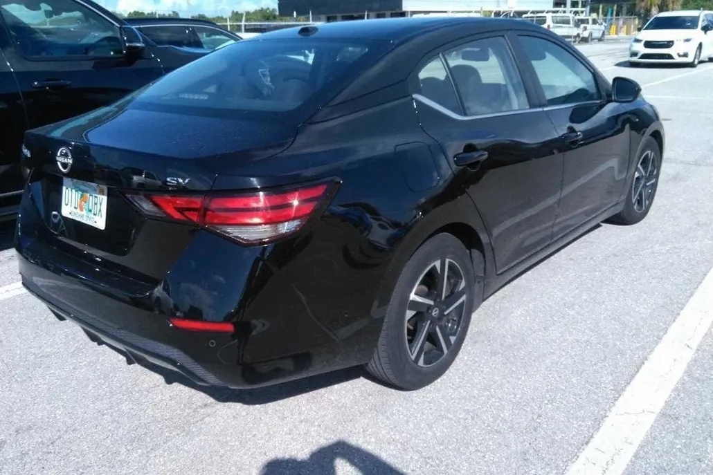 2024 Nissan Sentra SV photo 1