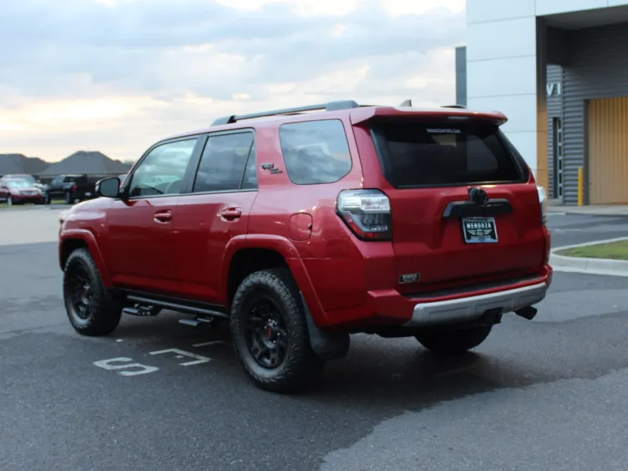 2019 Toyota 4Runner TRD photo 1