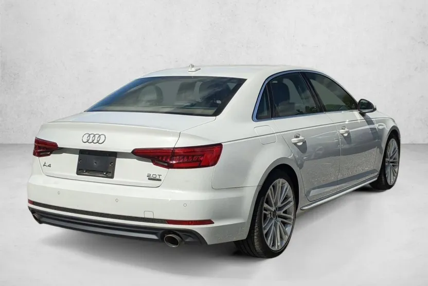 2017 Audi A4 TFSI Premium Plus Quattro photo 1