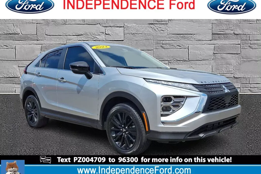 2023 Mitsubishi Eclipse Cross LE photo 1