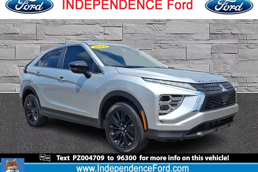 2023 Mitsubishi Eclipse Cross LE photo 1