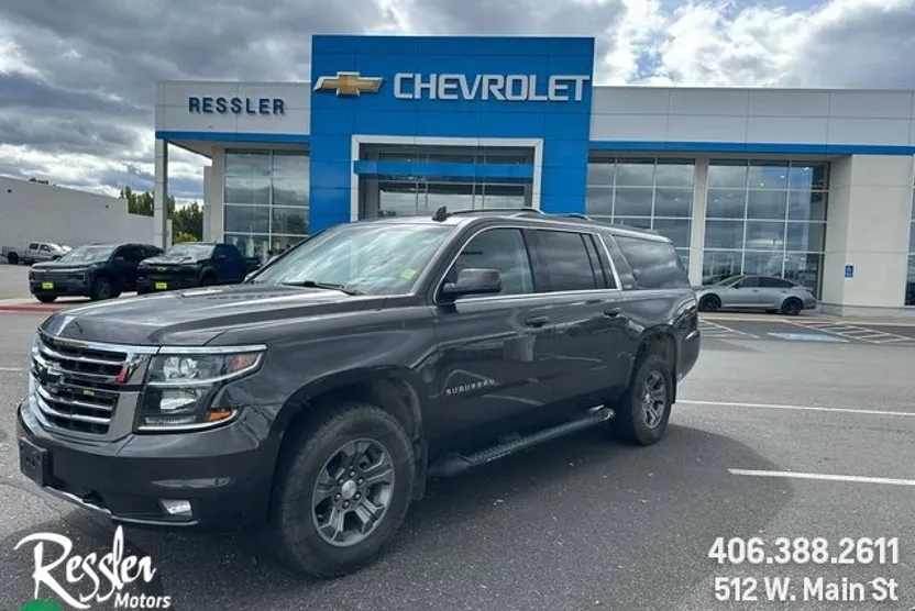 2017 Chevrolet Suburban LT photo 1