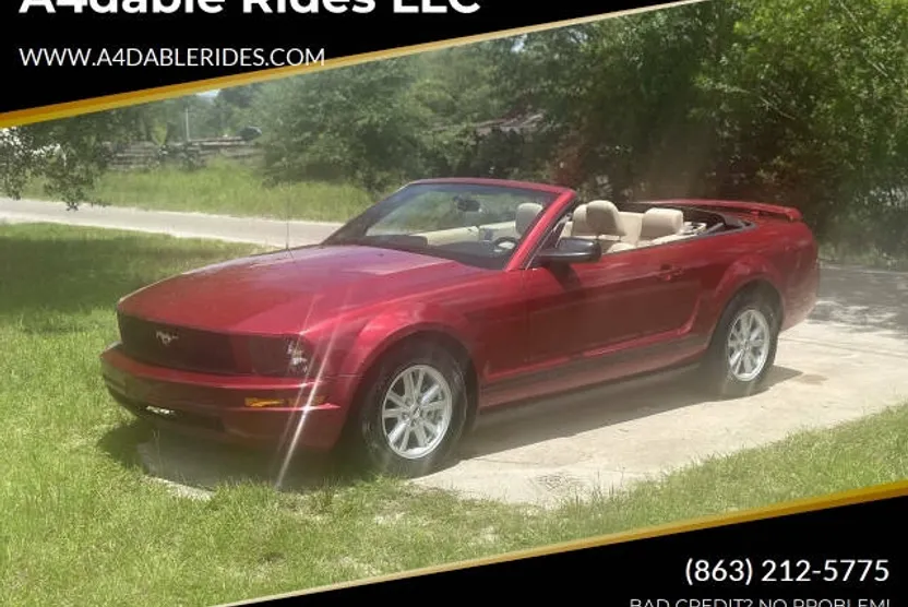 2005 Ford Mustang V6 Deluxe Convertible photo 1