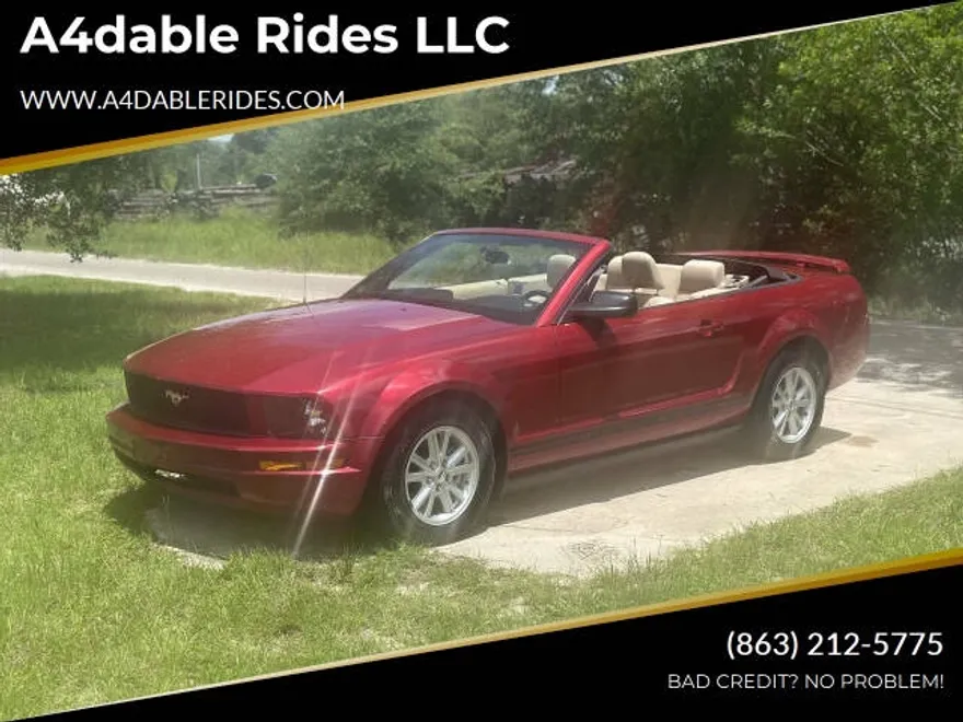2005 Ford Mustang V6 Deluxe Convertible photo 1