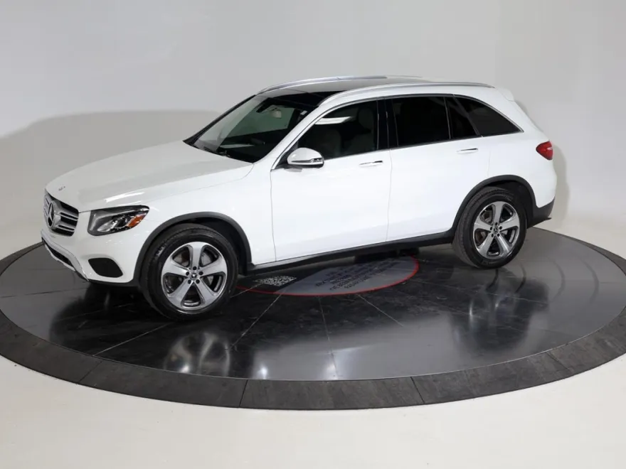 2017 Mercedes Benz GLC 300 photo 1