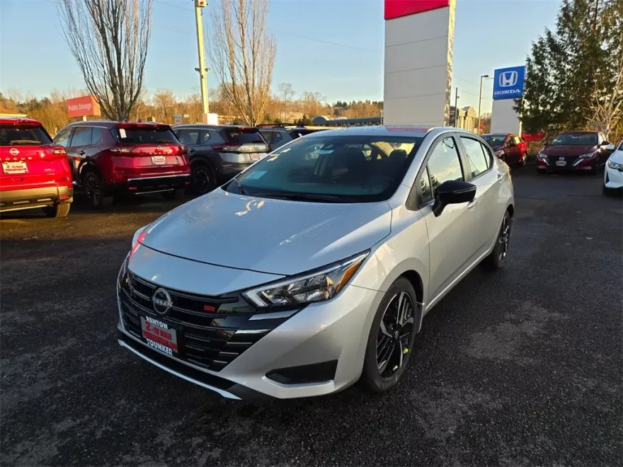 2025 Nissan Versa SR photo 1