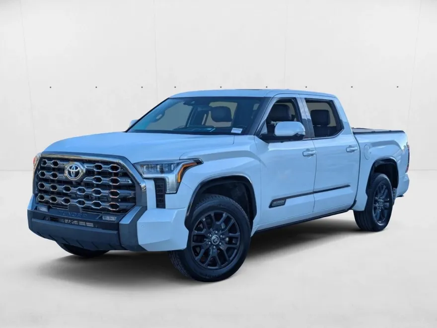 2022 Toyota Tundra Platinum CrewMax photo 1