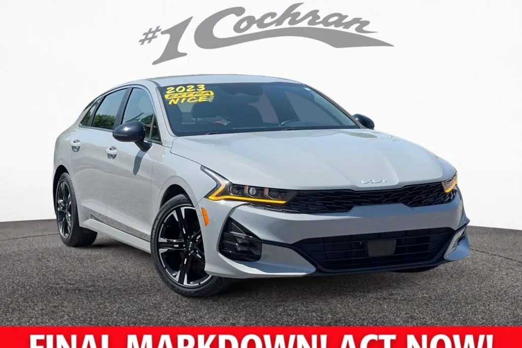 2023 Kia K5 GT-Line photo 1