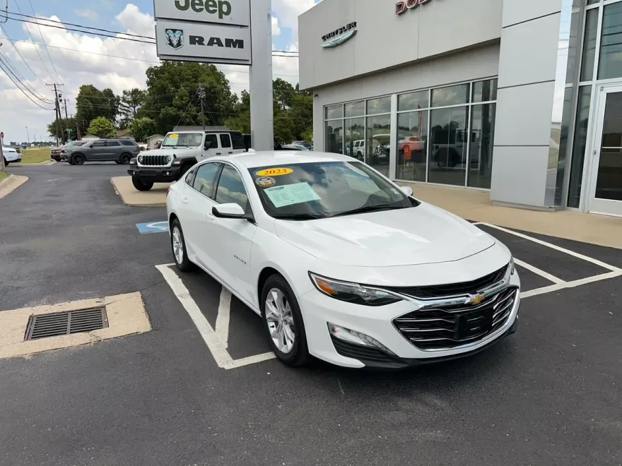 2023 Chevrolet Malibu 1LT photo 1