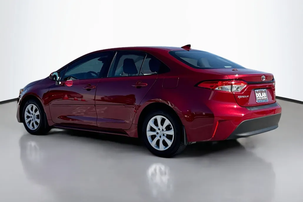 2024 Toyota Corolla LE photo 1