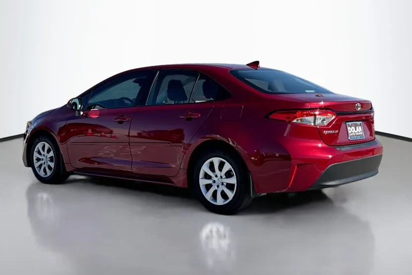 2024 Toyota Corolla LE photo 1