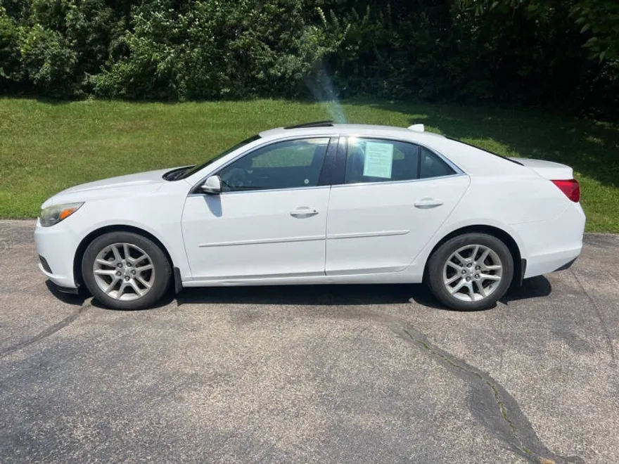 2014 Chevrolet Malibu 1LT photo 1