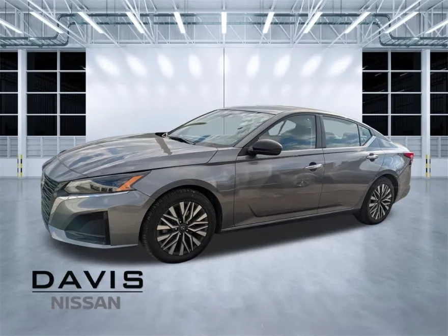 2024 Nissan Altima 2.5 SV photo 1