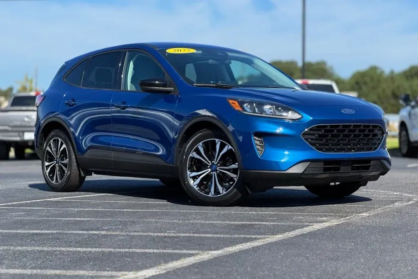 2022 Ford Escape SE Sport photo 1