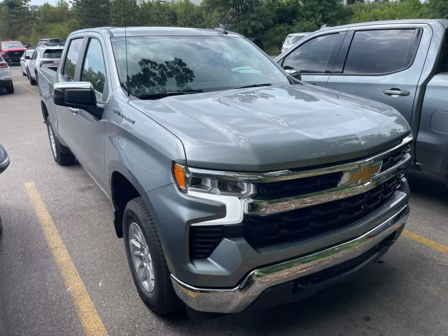 2025 Chevrolet Silverado 1500 LT1 photo 1