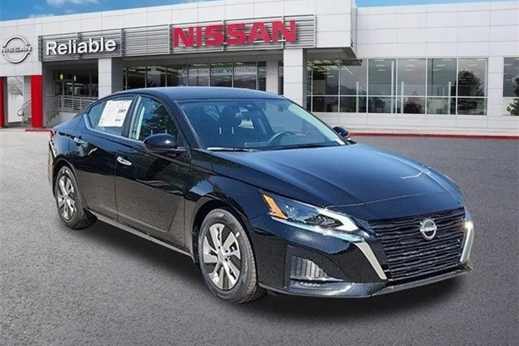 2025 Nissan Altima S photo 1