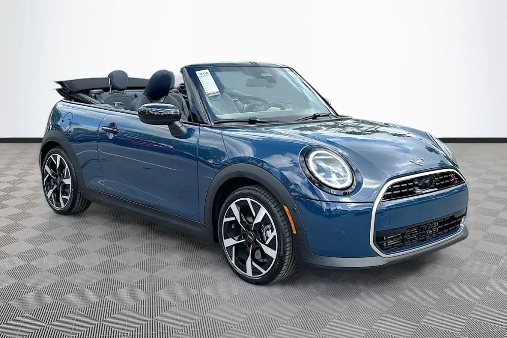 2025 Mini Cooper Convertible Signature photo 1