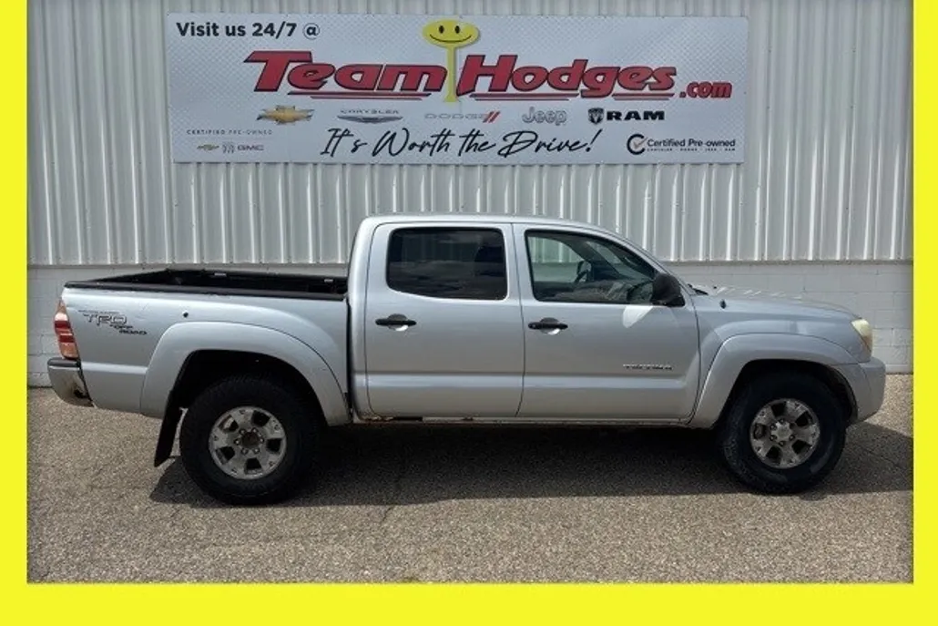 2006 Toyota Tacoma Base V6 photo 1