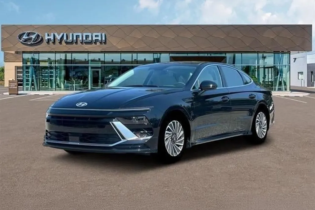 2025 Hyundai Sonata Hybrid SE photo 1