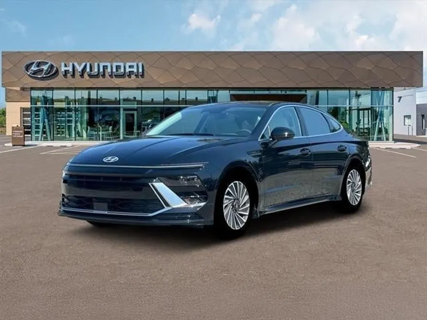 2025 Hyundai Sonata Hybrid SE photo 1