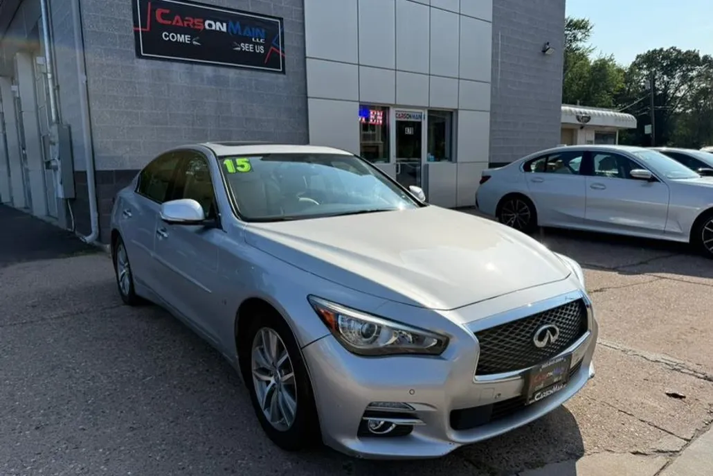 2015 Infiniti Q50 Premium AWD photo 1