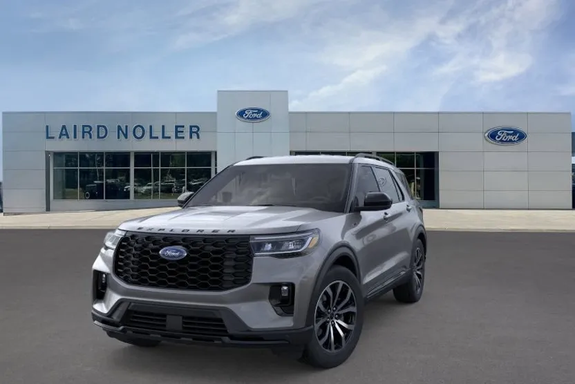 2025 Ford Explorer ST-Line photo 1