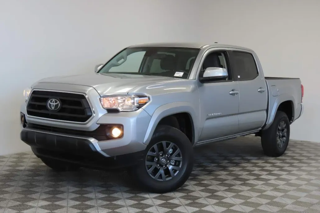 2023 Toyota Tacoma SR5 V6 photo 1