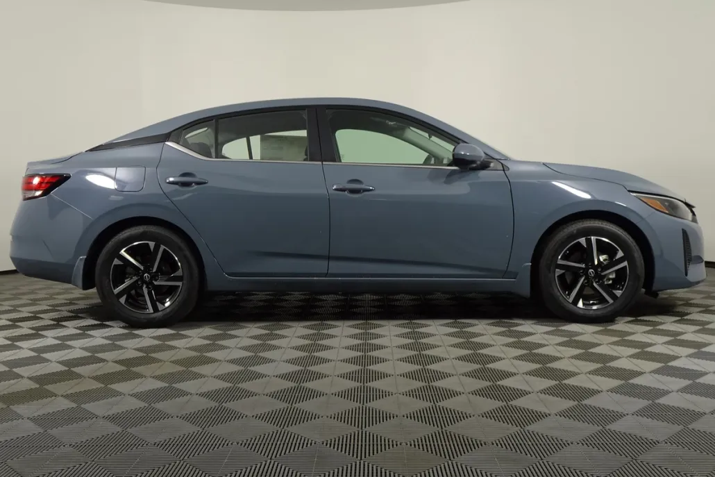 2025 Nissan Sentra SV photo 1