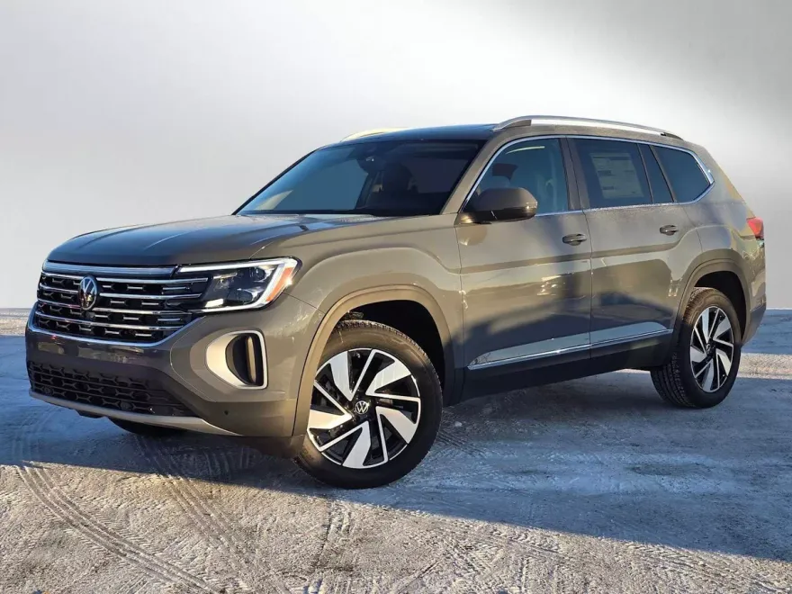 2025 Volkswagen Atlas SEL photo 1