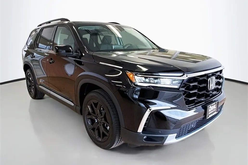 2025 Honda Pilot Touring photo 1
