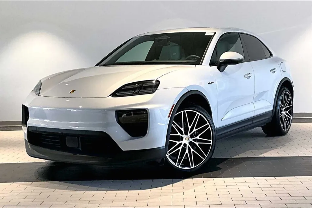 2024 Porsche Macan Electric 4 photo 1