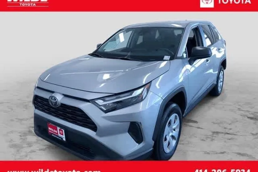 2024 Toyota RAV4 LE photo 1
