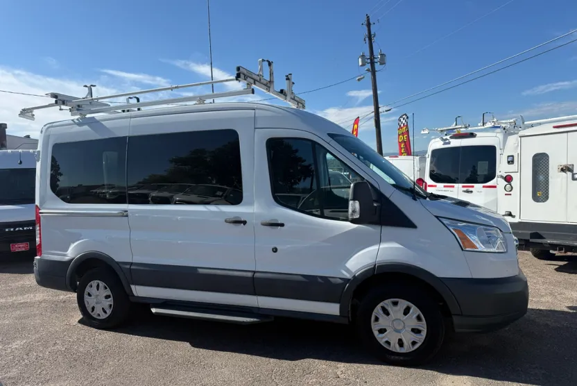 2017 Ford Transit XLT photo 1