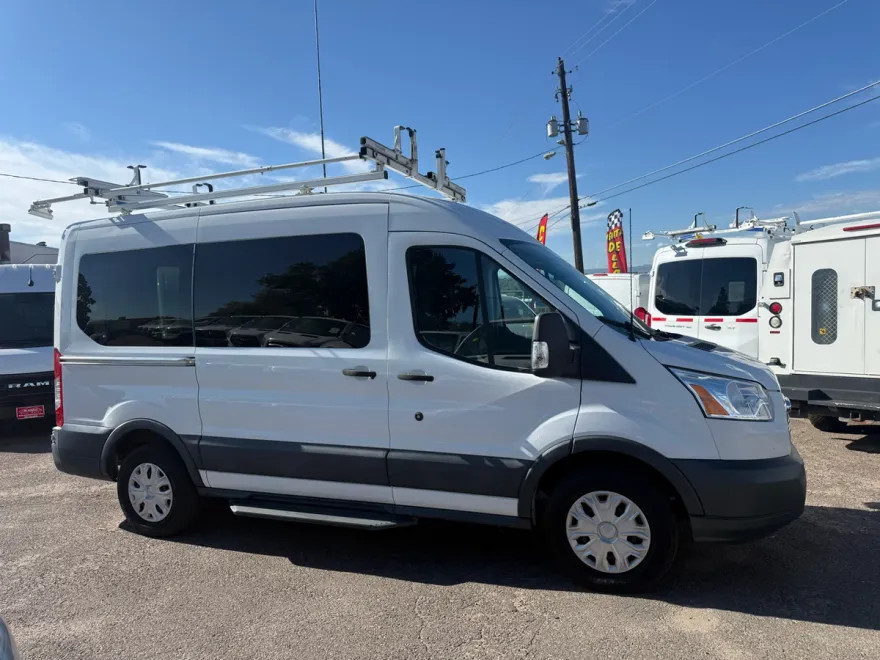 2017 Ford Transit XLT photo 1