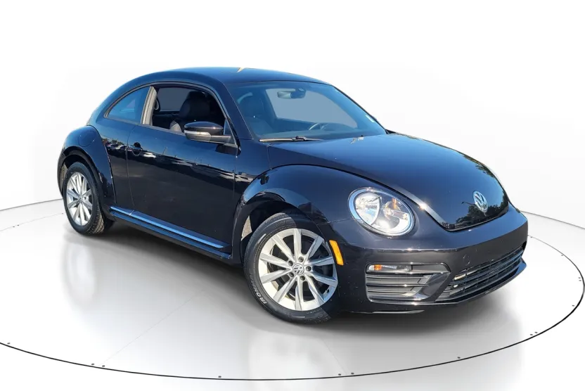 2018 Volkswagen Beetle S photo 1