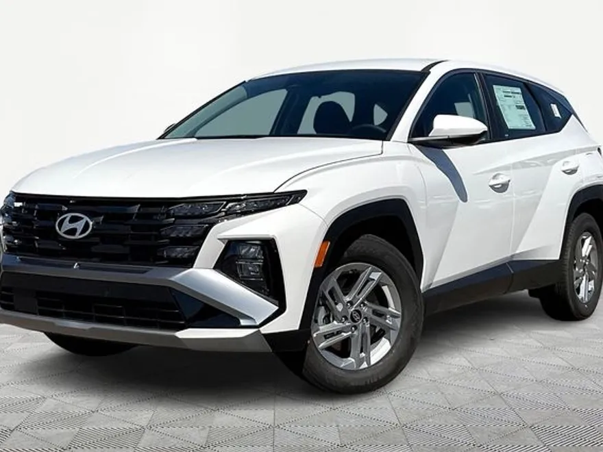 2025 Hyundai Tucson SE photo 1