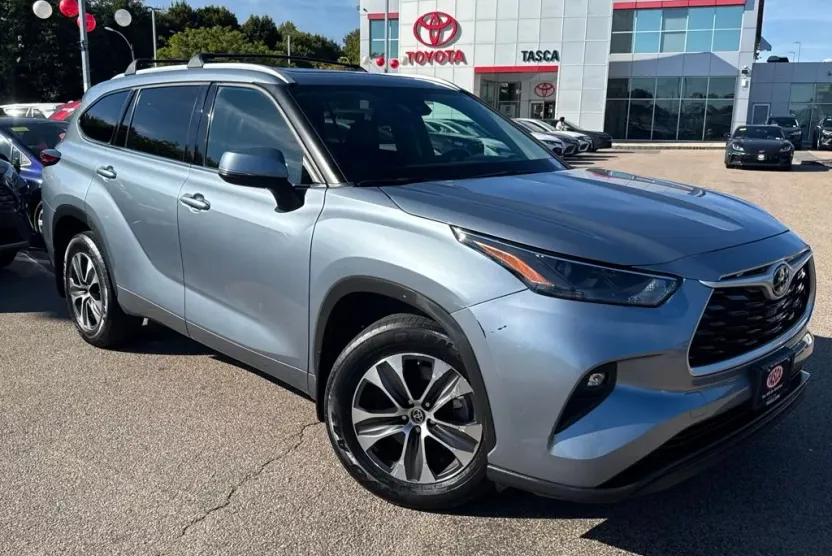2022 Toyota Highlander XLE photo 1