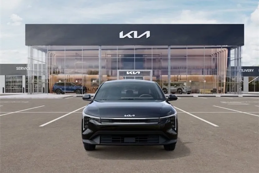 2025 Kia K4 LXS photo 1