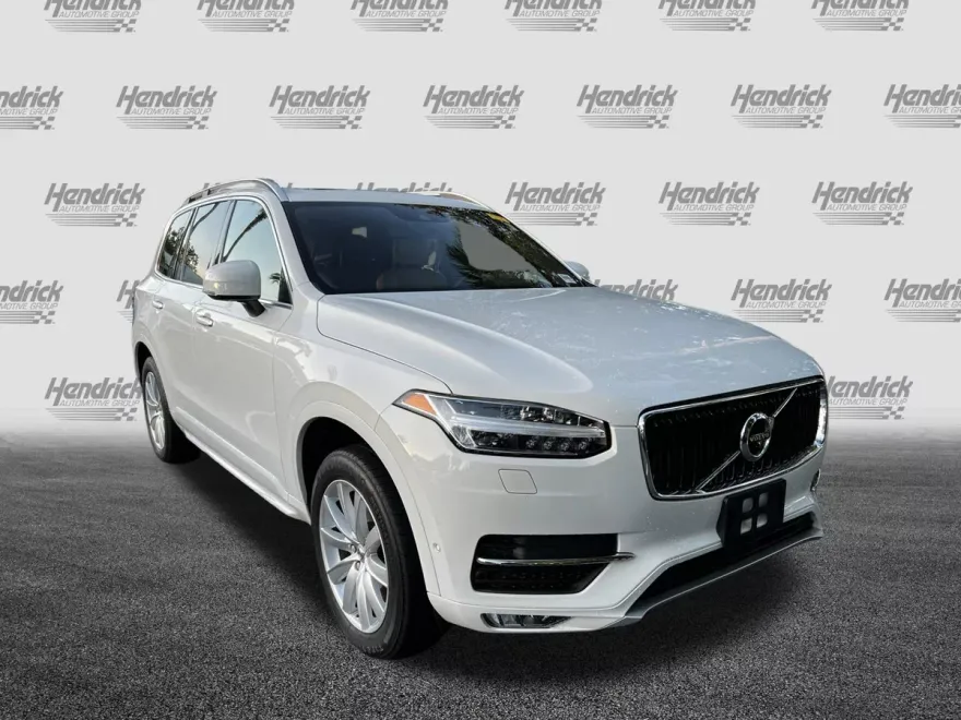 2018 Volvo XC90 Momentum photo 1