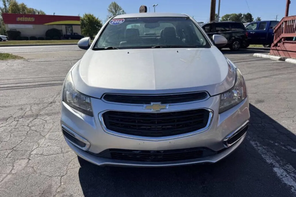 2016 Chevrolet Cruze photo 1