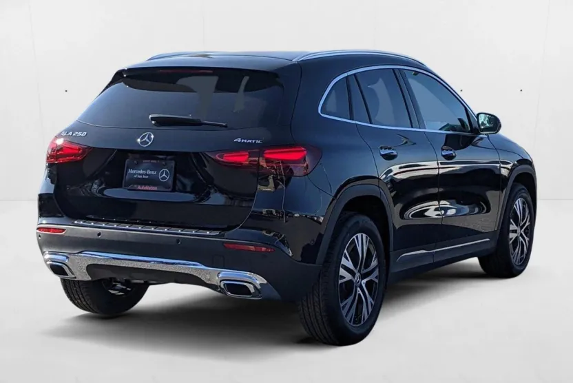 2025 Mercedes Benz GLA 250 4MATIC photo 1