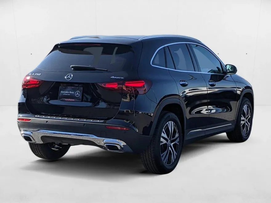 2025 Mercedes Benz GLA 250 4MATIC photo 1