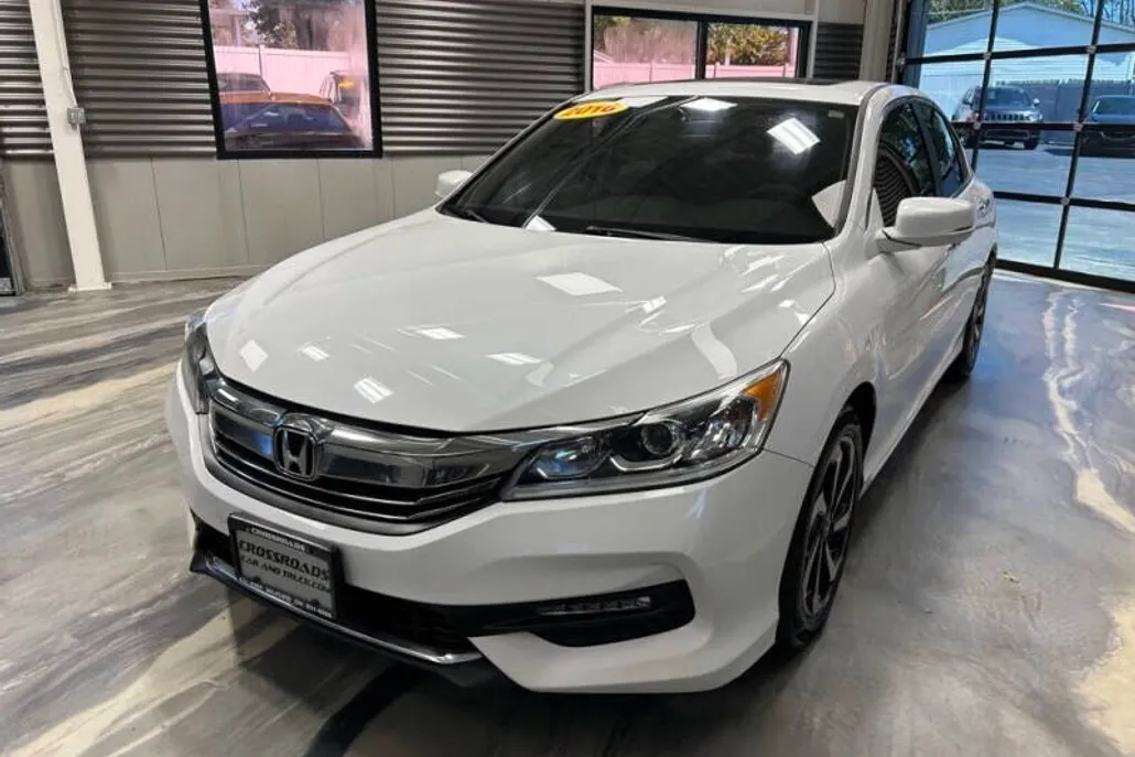 2016 Honda Accord EX-L photo 1