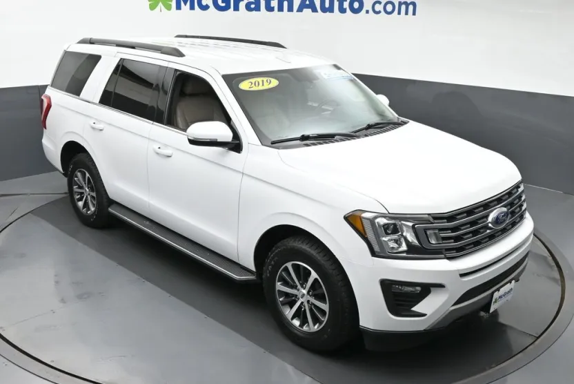 2019 Ford Expedition XLT photo 1