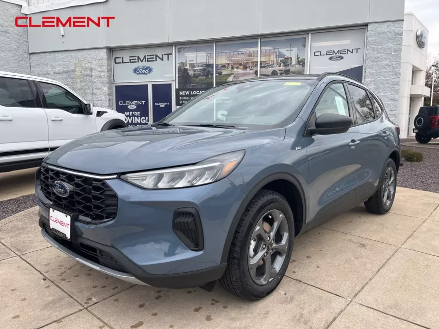 2025 Ford Escape ST-Line photo 1