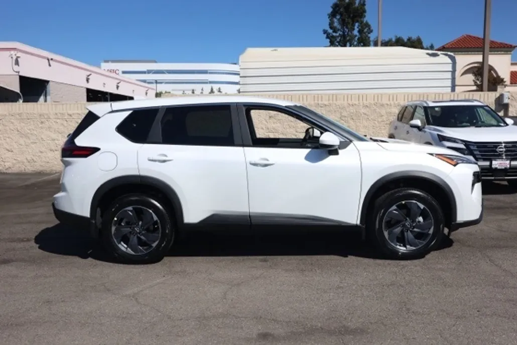 2026 Nissan Rogue SV photo 1