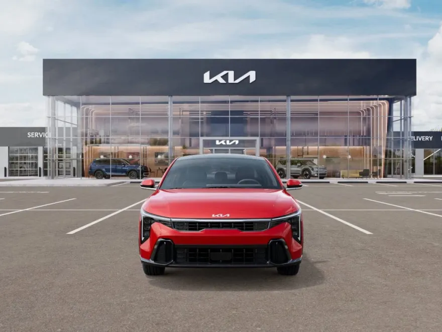 2025 Kia K4 GT-Line photo 1
