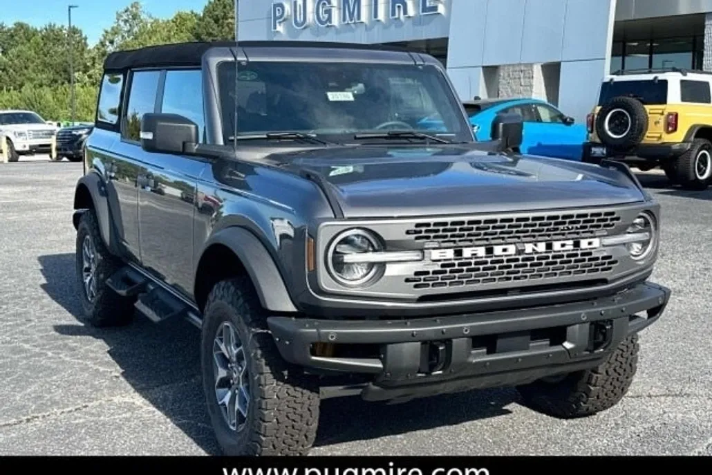 2024 Ford Bronco Badlands photo 1