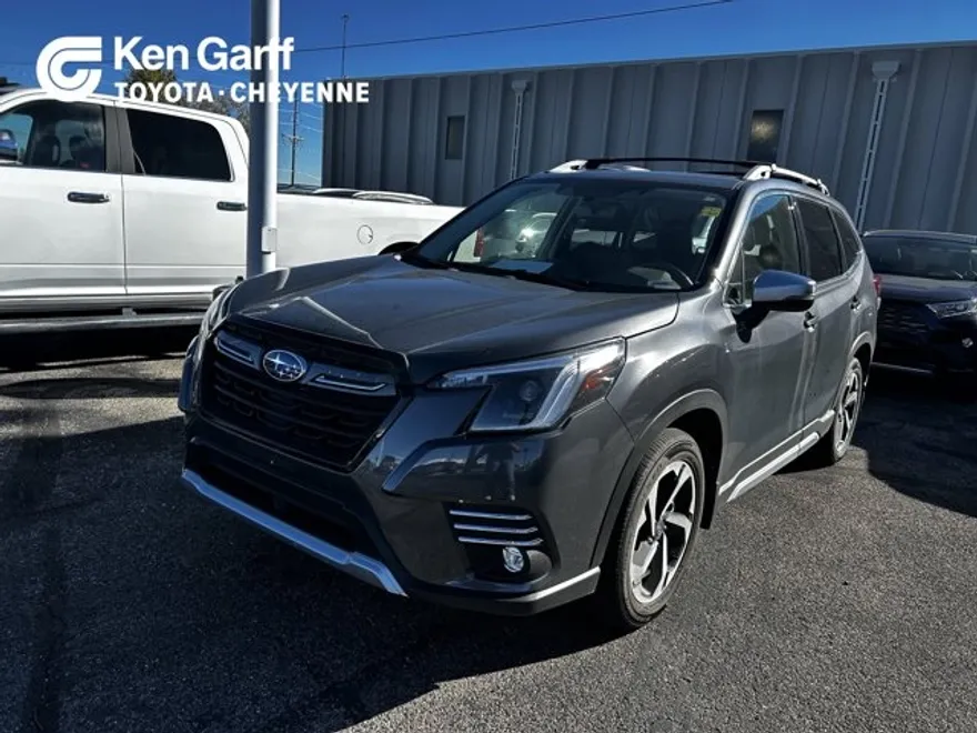 2023 Subaru Forester Touring photo 1