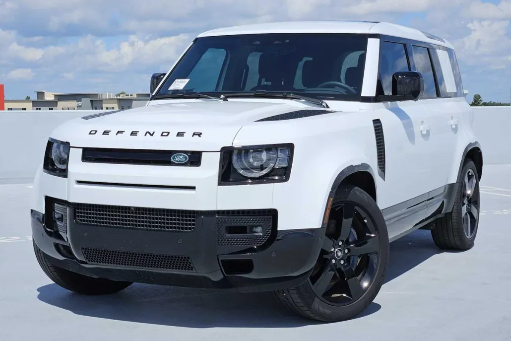 2025 Land Rover Defender 110 X-Dynamic SE photo 1